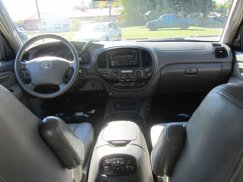Used 2006 Toyota Sequoia SR5 image 14