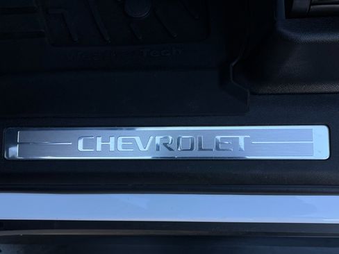 Used 2024 Chevrolet Suburban LT image 29