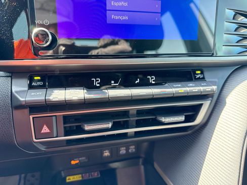 Certified 2025 Toyota Camry SE w/ Convenience Package image 16