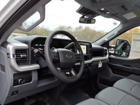 New 2026 Ford F350 XL w/ XL Chrome Package image 9