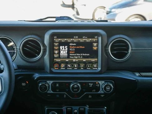 Used 2023 Jeep Wrangler Sahara image 18