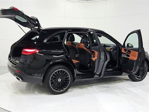 Used 2025 Mercedes-Benz GLC 300 image 33