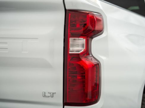 New 2026 Chevrolet Silverado 1500 LT w/ Z71 Off-Road Package AWD/4WD image 9
