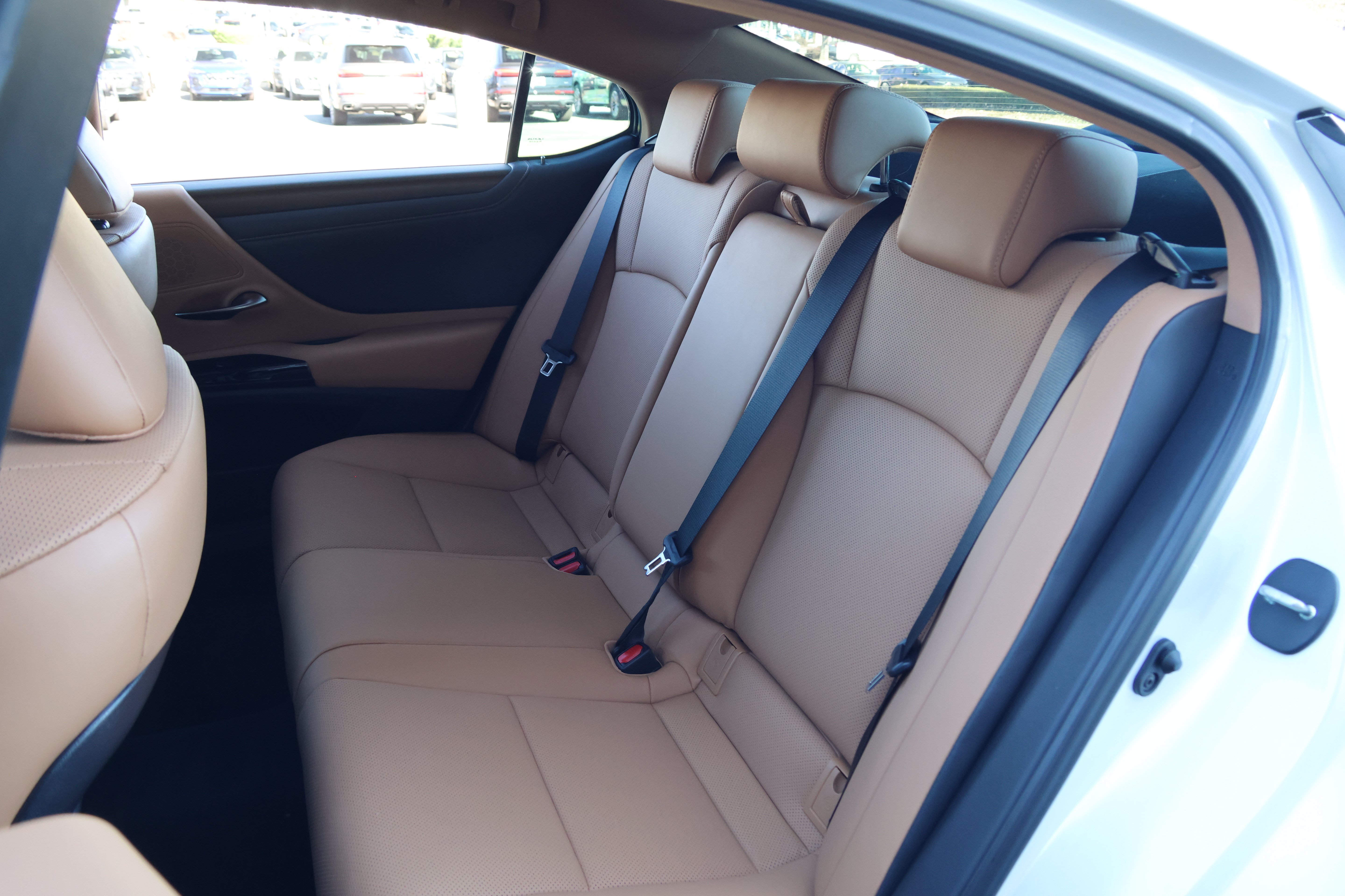 Used 2024 Lexus ES 350 w/ Premium Package FWD image 34