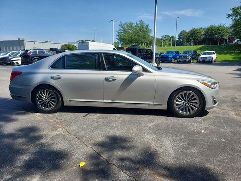 Used 2018 Genesis G90 5.0 Ultimate RWD image 4