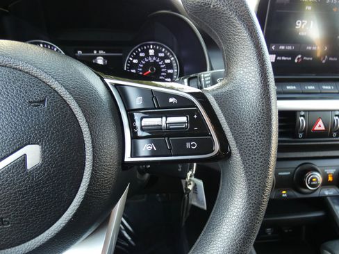 Used 2023 Kia Forte LXS image 64