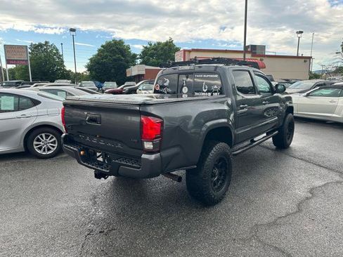 Used 2020 Toyota Tacoma SR AWD/4WD image 5