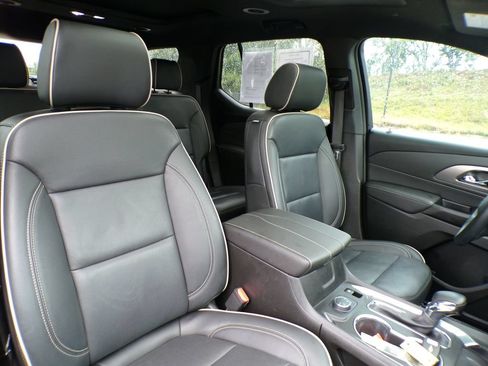 Used 2023 Chevrolet Traverse Premier w/ Redline Edition AWD/4WD image 13