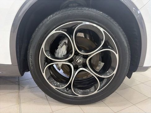 Used 2023 Alfa Romeo Stelvio Ti AWD/4WD image 25