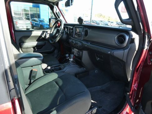 Used 2022 Jeep Wrangler Sport image 15
