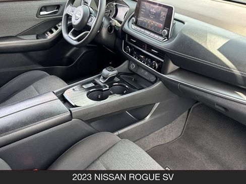 Used 2023 Nissan Rogue SV FWD image 18
