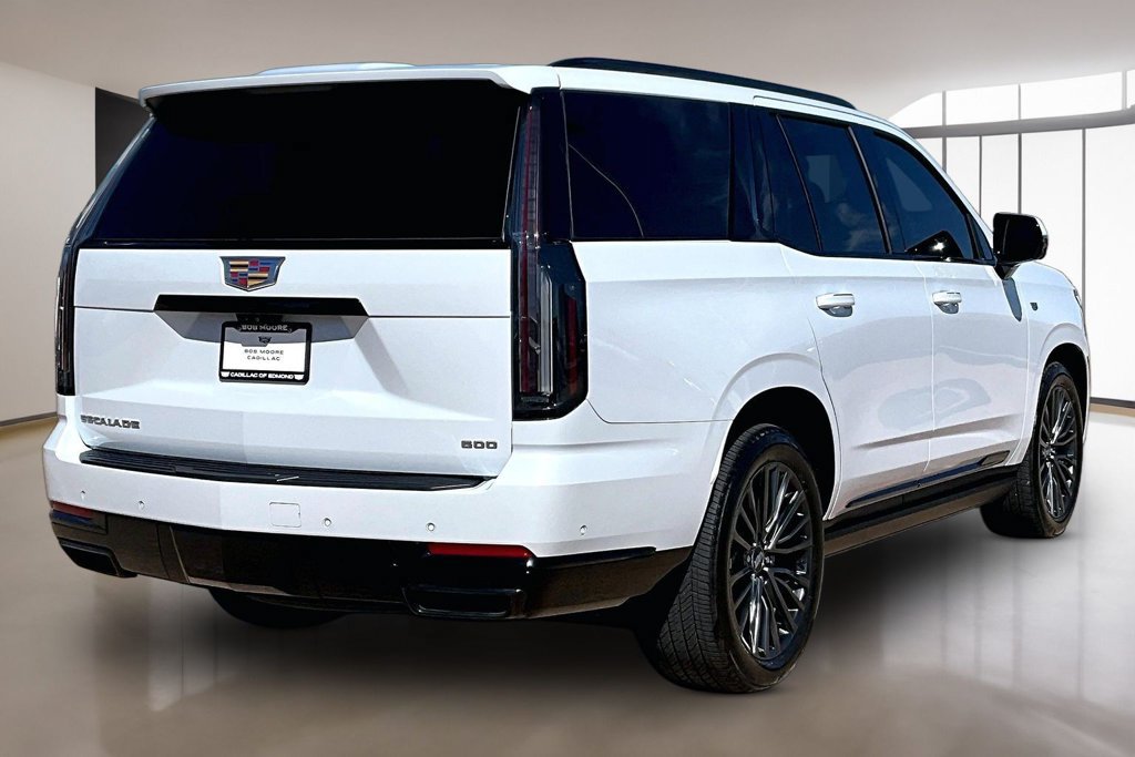 Used 2026 Cadillac Escalade Platinum Sport w/ LPO, Floor Liner Package AWD/4WD image 2