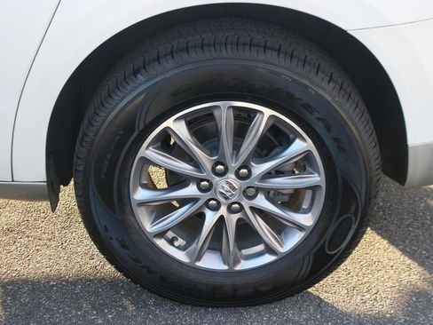 Used 2023 Buick Enclave Essence image 38