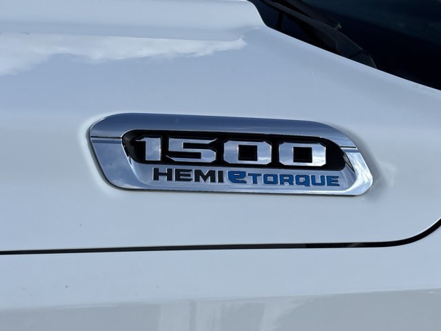 Used 2022 RAM 1500 Laramie AWD/4WD image 15