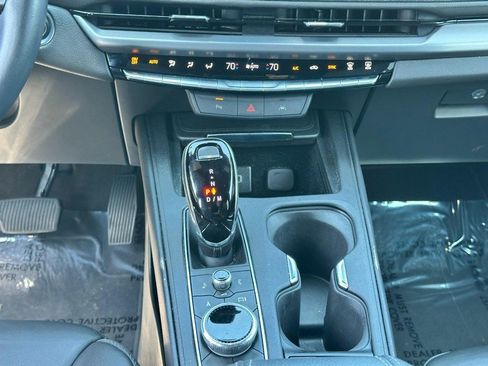 Used 2025 Cadillac XT4 Premium Luxury AWD/4WD image 13