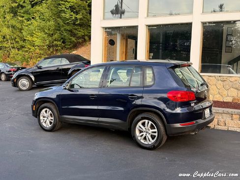 Used 2012 Volkswagen Tiguan S image 2