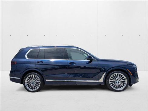 Used 2026 BMW X7 xDrive40i w/ Executive Package image 4