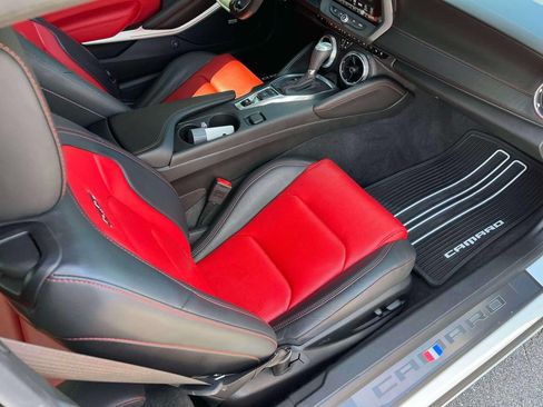 Certified 2018 Chevrolet Camaro SS RWD image 14