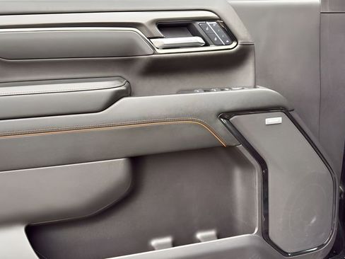 Used 2025 GMC Sierra 2500 AT4 image 23