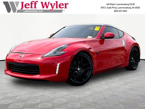Used 2017 Nissan 370Z Coupe RWD image 1