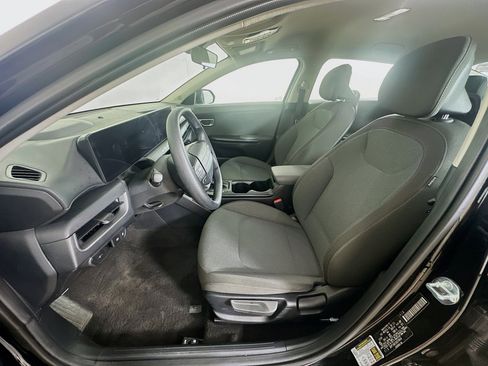 Used 2025 Kia K4 LXS image 13