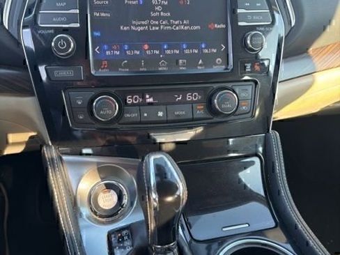 Used 2016 Nissan Maxima Platinum FWD image 13