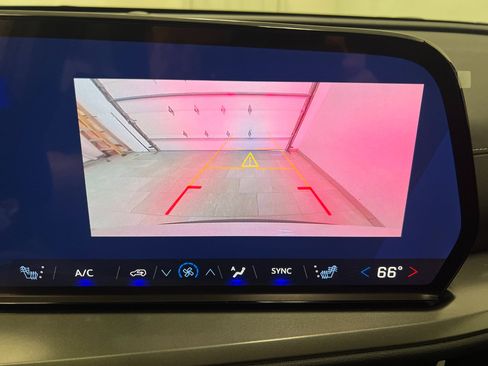 New 2026 Chevrolet Traverse LT image 48