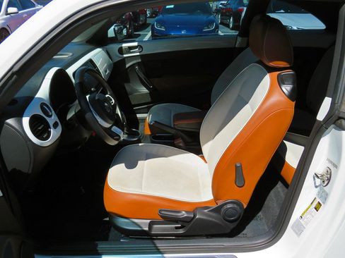 Used 2017 Volkswagen Beetle 1.8T Classic image 11