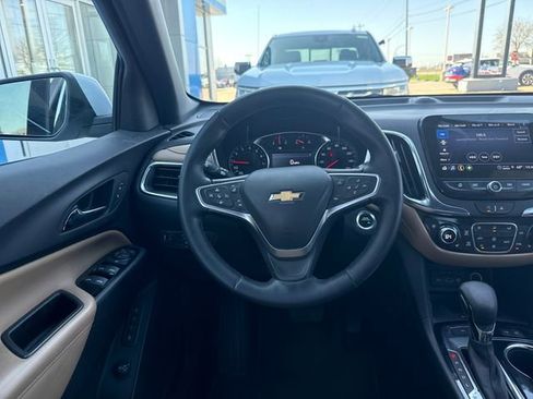 Used 2023 Chevrolet Equinox Premier AWD/4WD image 16