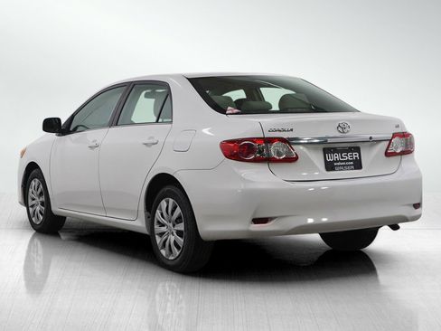 Used 2013 Toyota Corolla LE Special Edition image 3