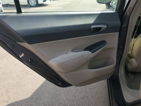 Used 2010 Honda Civic LX image 9