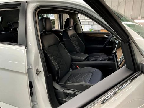 New 2026 Volkswagen Atlas SE image 30