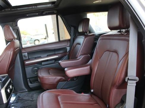 Used 2024 Ford Expedition Limited AWD/4WD image 29
