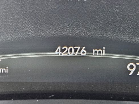 Used 2025 Chrysler Pacifica Limited FWD image 24