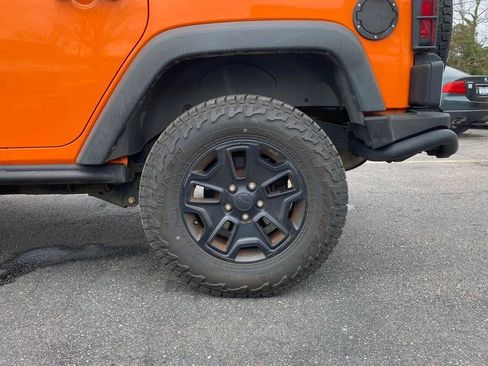 Used 2013 Jeep Wrangler Unlimited Sahara AWD/4WD image 36