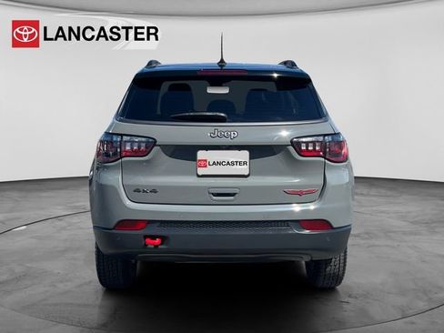 Used 2022 Jeep Compass Trailhawk image 6