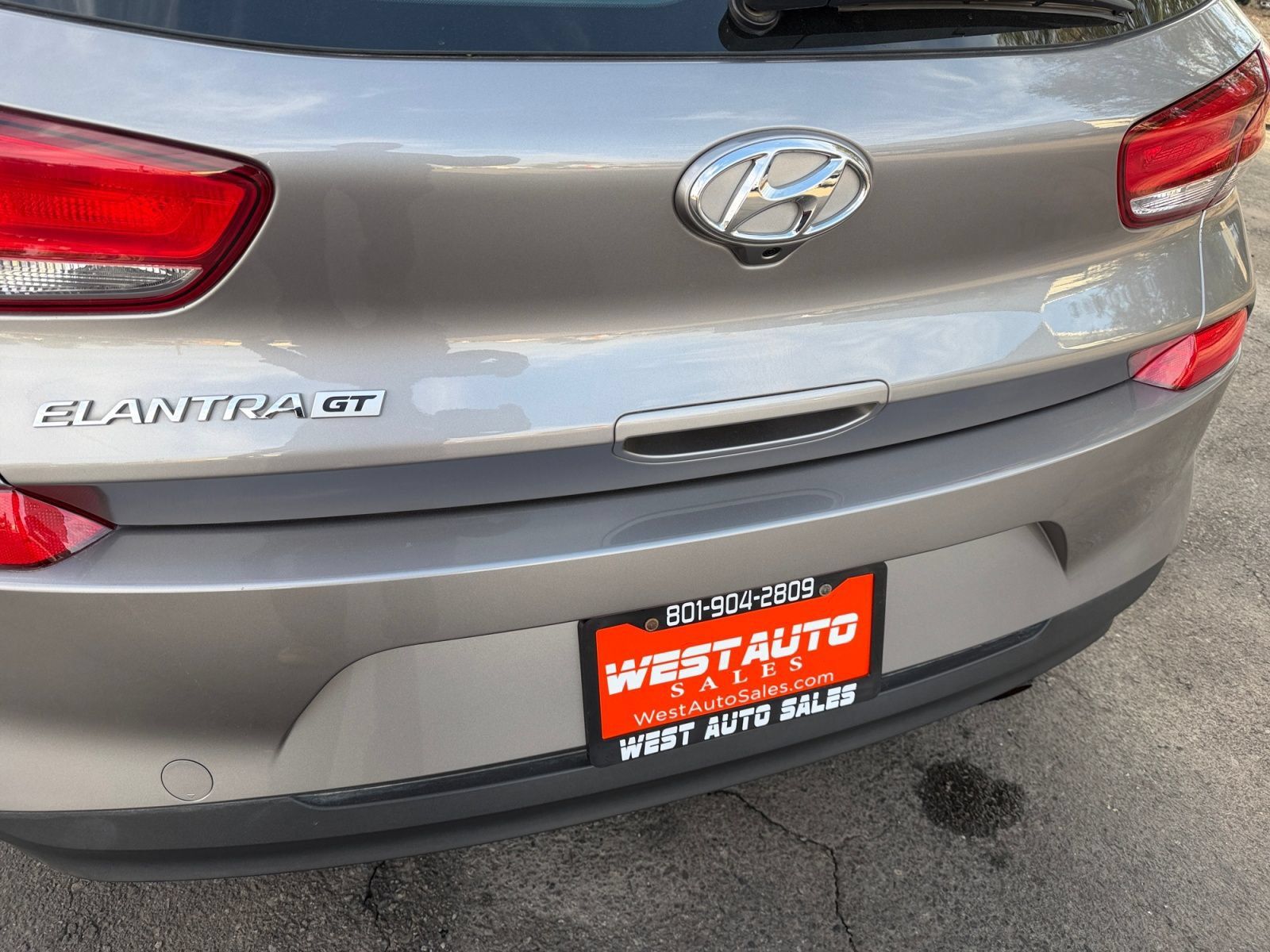 Used 2020 Hyundai Elantra GT FWD image 27