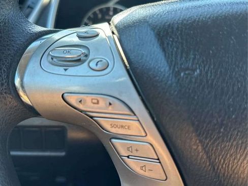 Used 2017 Nissan Murano S image 29