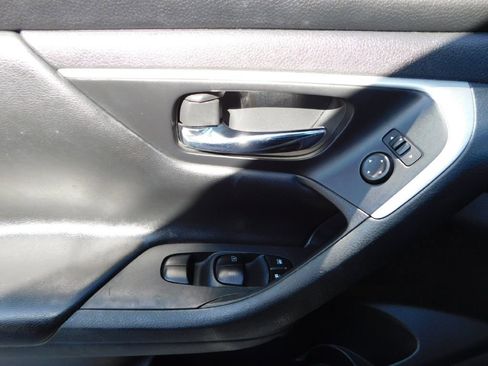 Used 2017 Nissan Altima 2.5 SV image 24