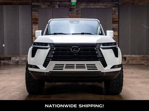 Used 2024 Lexus GX 550 w/ Accessory Package (2T) AWD/4WD image 4