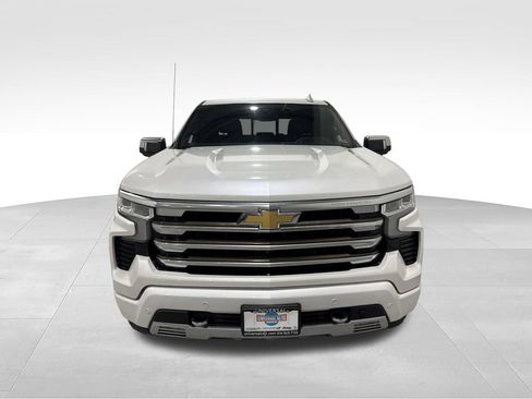 Used 2022 Chevrolet Silverado 1500 High Country w/ High Country Premium Package AWD/4WD image 12