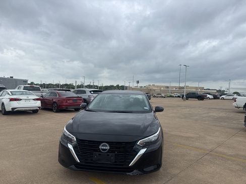 Certified 2025 Nissan Sentra SV image 5