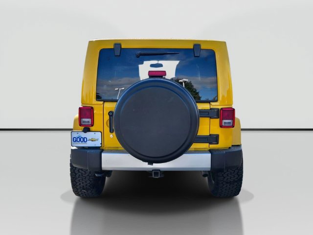 Used 2015 Jeep Wrangler Unlimited Sahara w/ Max Tow Package AWD/4WD image 4