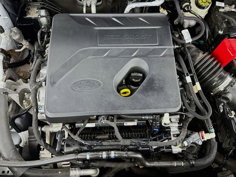 Used 2020 Ford Escape SE image 38