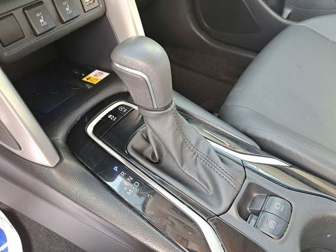 Certified 2022 Toyota Corolla Cross XLE image 27