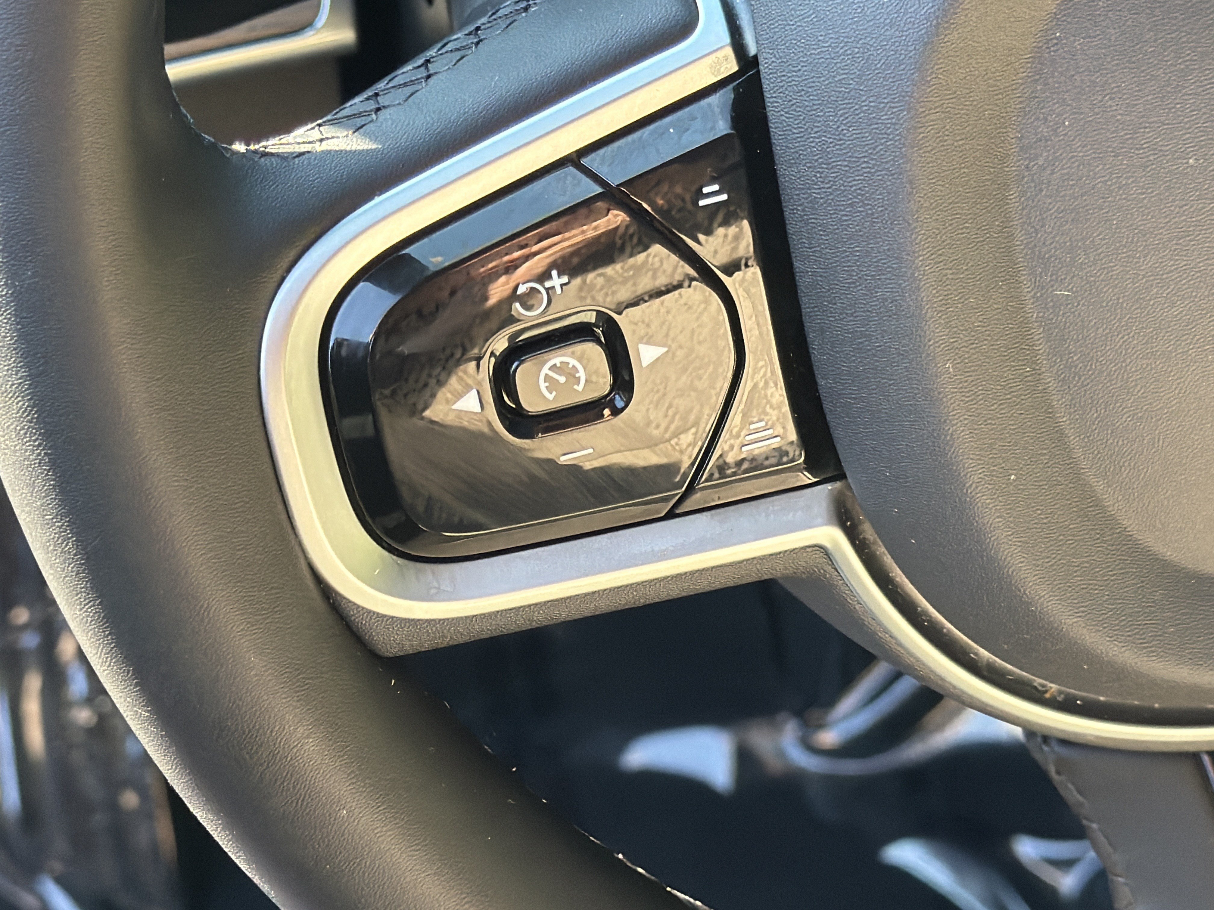 Certified 2026 Volvo XC90 B6 Plus AWD/4WD image 24