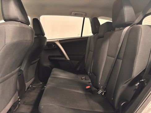 Used 2018 Toyota RAV4 LE image 21