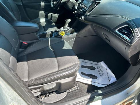 Used 2016 Chevrolet Cruze Premier FWD image 12