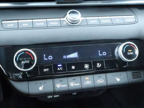 New 2025 Hyundai Elantra SEL image 11