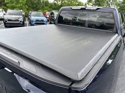 Used 2025 Toyota Tundra Limited AWD/4WD image 12